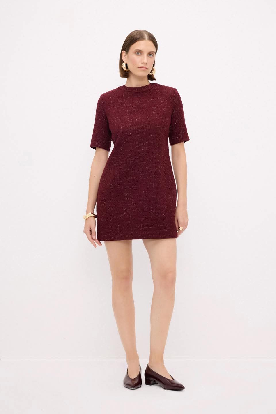 Burgundy Chic Mini Dress – Last Piece
فستان نبيتي شيك قصير – آخر قطعة